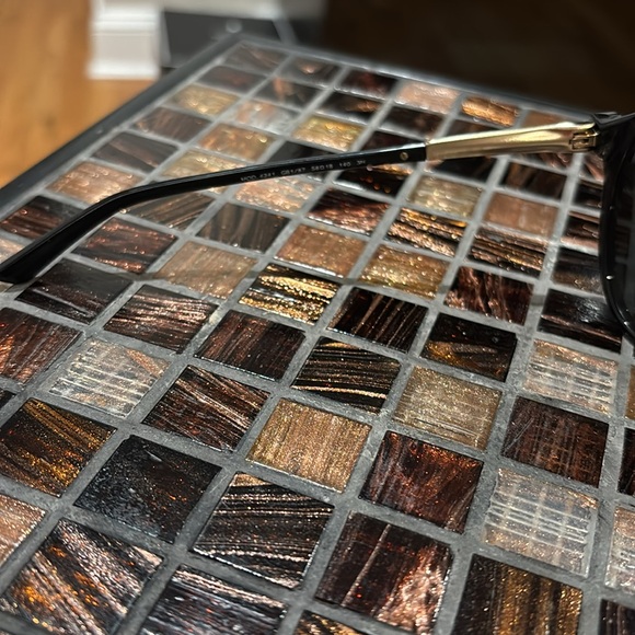 Flash sale🔥EUC Authentic Versace Sunglasses Black Rock Icons 58’ w/Gold Accents - Picture 8 of 10